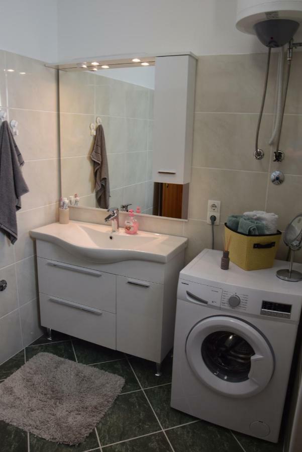 App Lu 5 Apartman Novi Vinodolski Kültér fotó